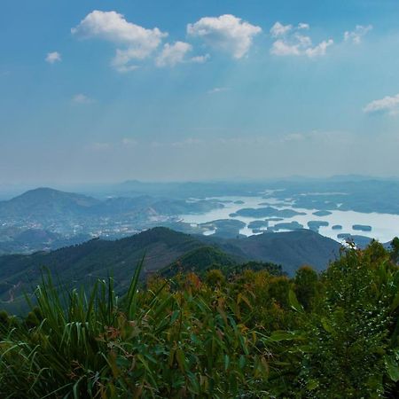 Thac Ba Family Homestay Ho To 외부 사진